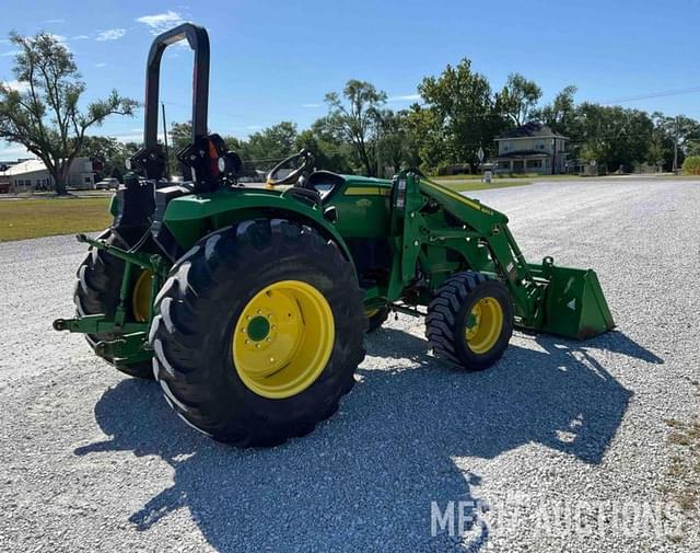 Image of John Deere 4066M equipment image 4