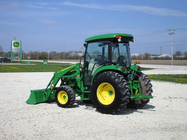 Image of John Deere 4066R equipment image 4