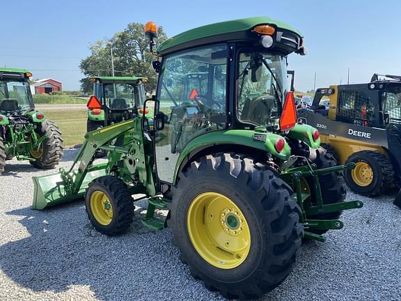 Image of John Deere 4066R equipment image 4