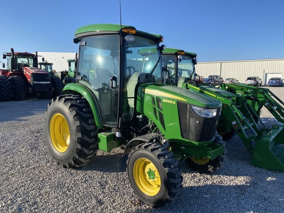 Main image John Deere 4066R