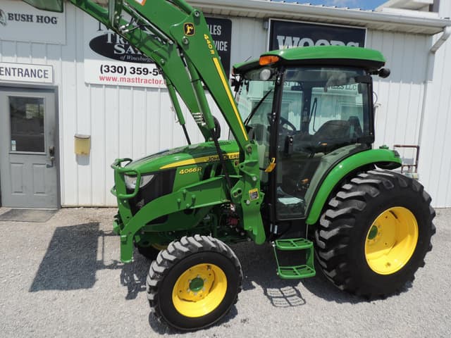 Image of John Deere 4066R equipment image 2