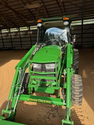 Image of John Deere 4066R equipment image 4
