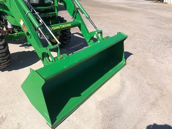 Image of John Deere 4066R equipment image 3