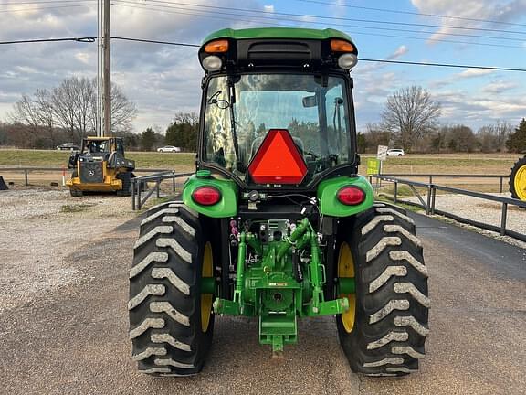 Image of John Deere 4066R equipment image 4
