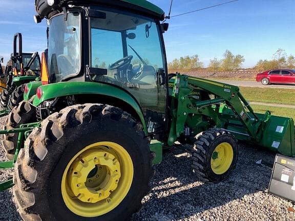 Image of John Deere 4066R equipment image 4