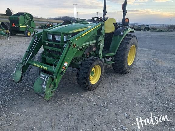 Image of John Deere 4066R equipment image 1