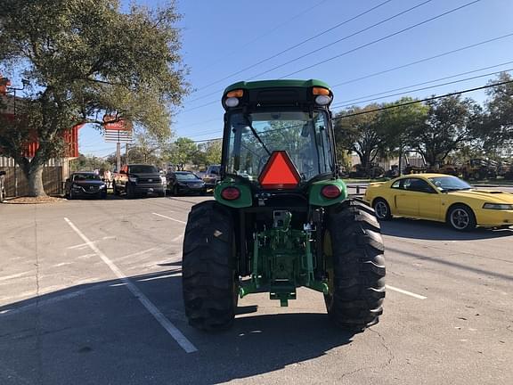 Image of John Deere 4066R equipment image 4