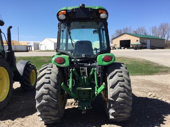 Image of John Deere 4066R equipment image 4