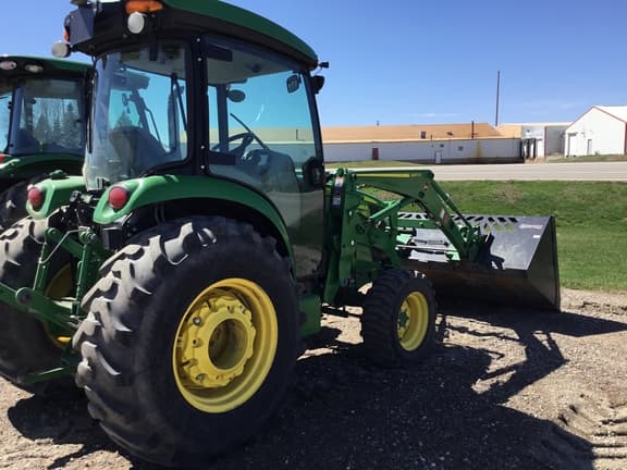Image of John Deere 4066R equipment image 3
