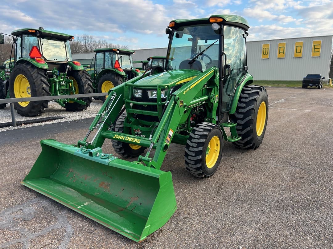 Image of John Deere 4066R Image 1