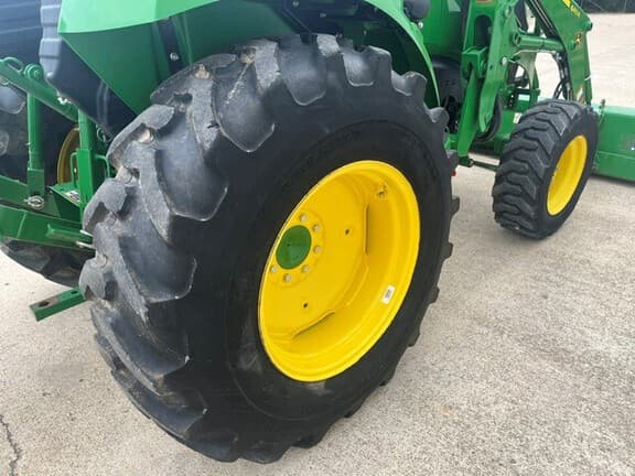 Image of John Deere 4066R equipment image 1