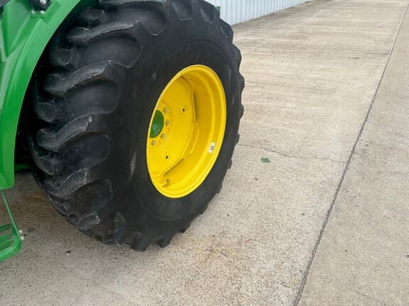 Image of John Deere 4066R equipment image 4