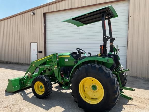 Image of John Deere 4066R equipment image 2