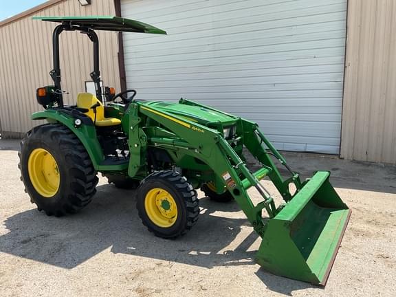 Image of John Deere 4066R equipment image 4