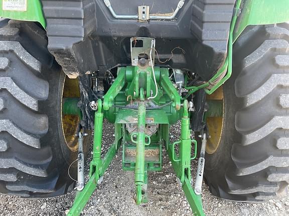Image of John Deere 4066R equipment image 4