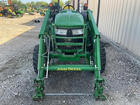 Image of John Deere 4066R equipment image 2