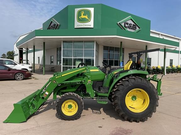 Image of John Deere 4066R equipment image 1