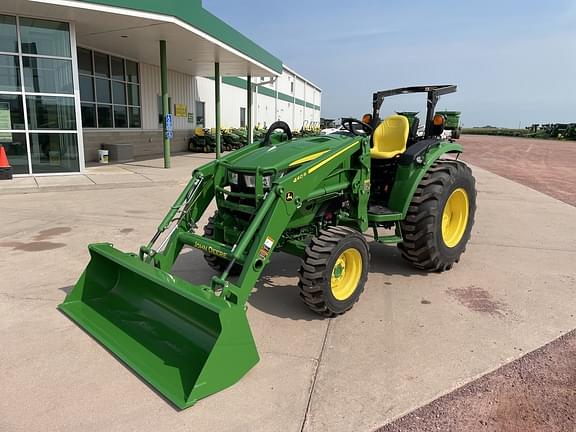 Image of John Deere 4066R equipment image 2