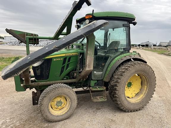 Image of John Deere 4066R equipment image 1