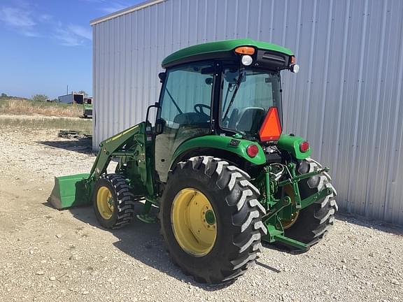 Image of John Deere 4066R equipment image 4