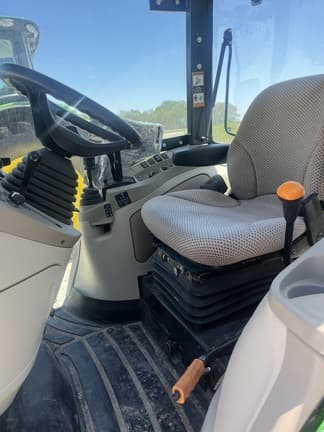 Image of John Deere 4066R equipment image 3