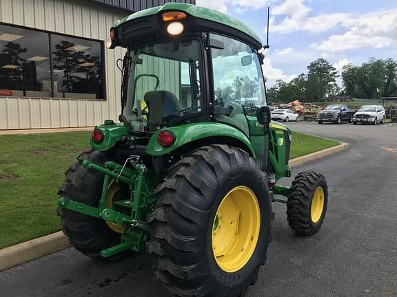 Image of John Deere 4066R equipment image 2