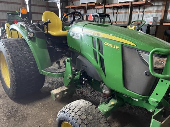 Image of John Deere 4066R equipment image 2
