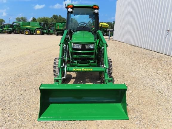 Image of John Deere 4066R equipment image 4