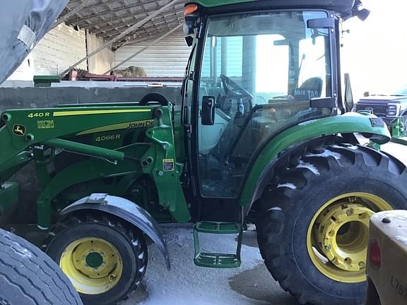 Image of John Deere 4066R equipment image 3