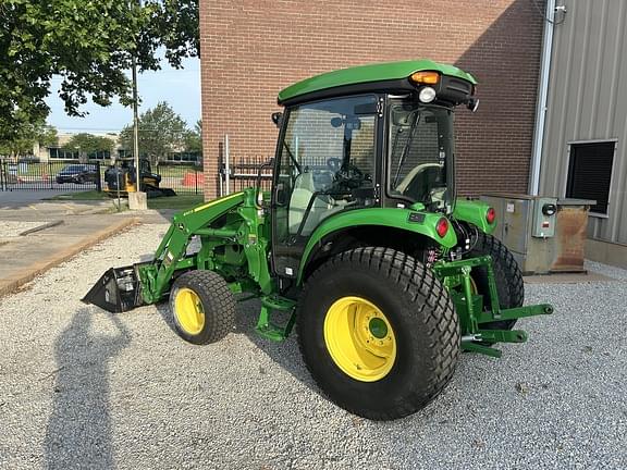 Image of John Deere 4066R equipment image 3