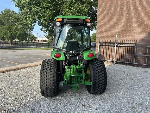 Image of John Deere 4066R equipment image 4