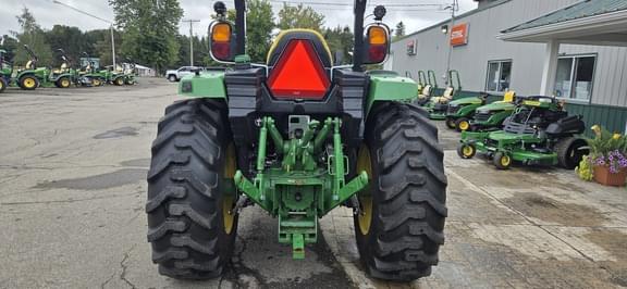 Image of John Deere 4066R equipment image 2
