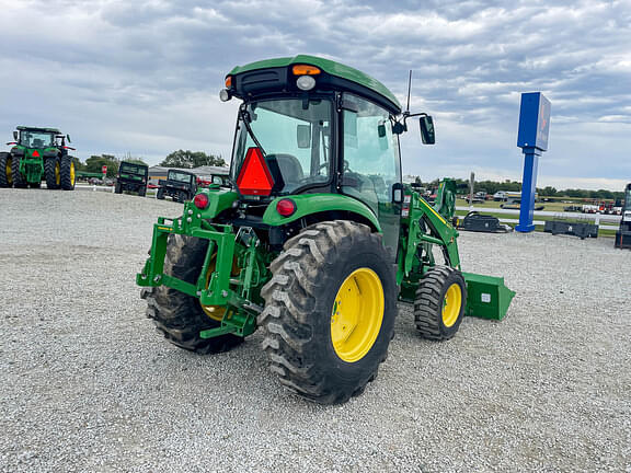 Image of John Deere 4066R equipment image 4