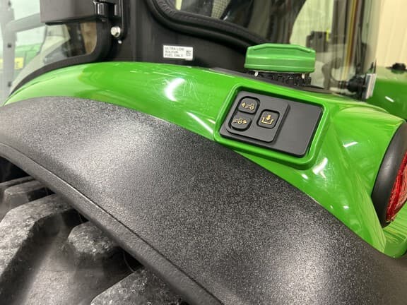 Image of John Deere 4066R equipment image 3