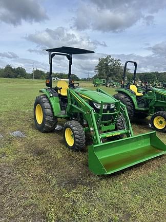 Image of John Deere 4066R equipment image 4