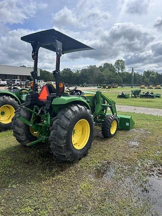Image of John Deere 4066R equipment image 3