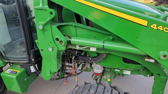 Image of John Deere 4066R equipment image 3