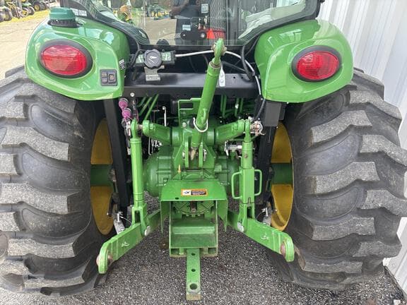 Image of John Deere 4066R equipment image 1
