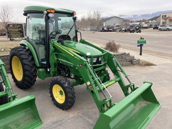 Main image John Deere 4066R