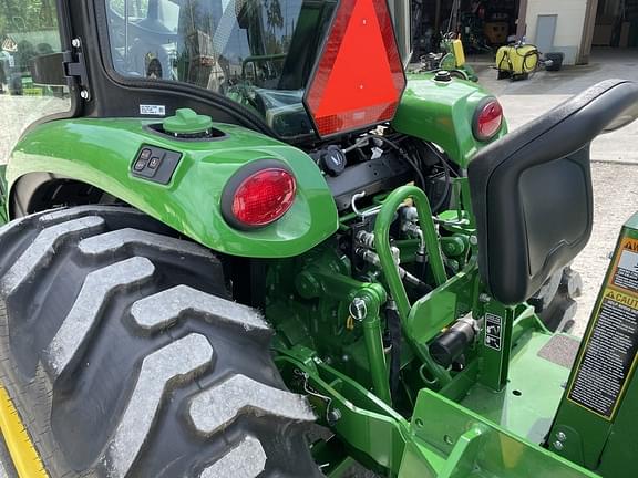 Main image John Deere 4066R 15