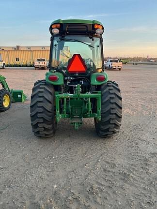 Image of John Deere 4066R equipment image 3