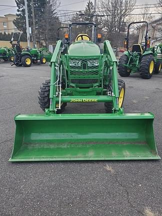 Image of John Deere 4066R equipment image 3