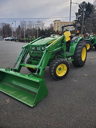 Image of John Deere 4066R equipment image 4