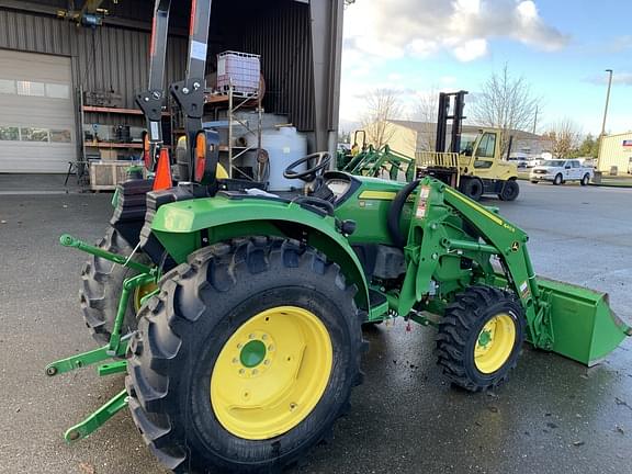 Image of John Deere 4066R equipment image 2