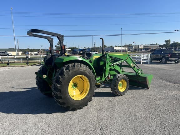 Image of John Deere 4066R equipment image 4