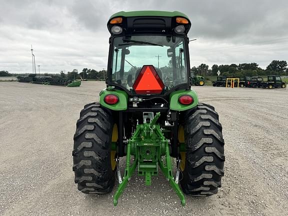 Image of John Deere 4066R equipment image 3