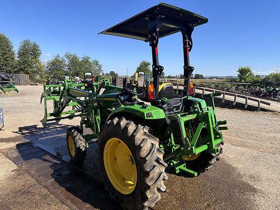 Image of John Deere 4066R equipment image 1