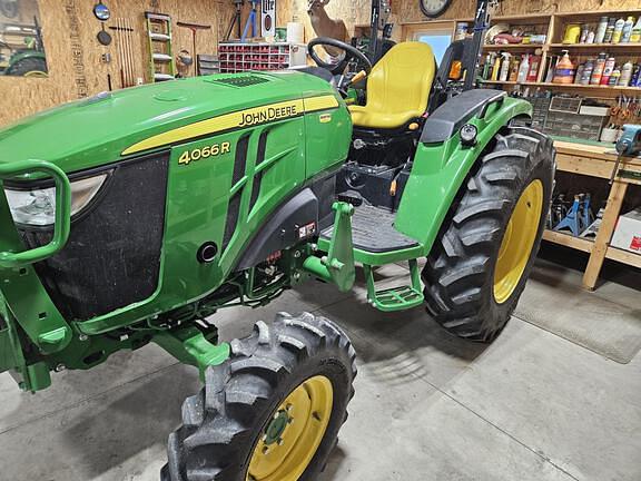 Image of John Deere 4066R equipment image 1