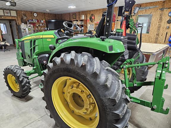 Image of John Deere 4066R equipment image 2