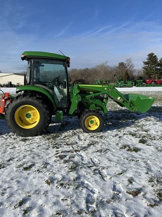 Image of John Deere 4066R equipment image 4